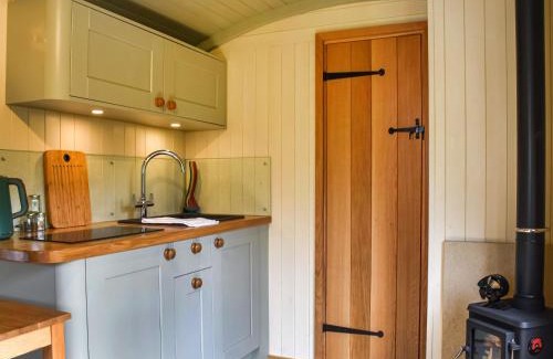 Bettws Cedewain Casa | Bechan Brook Hut