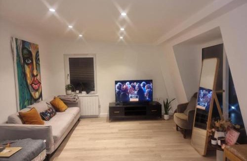 Penge and Cator Casa | BECKENHAM- Large ONE DOUBLE Bedroom APARTMENT With En-suite SOLE USE