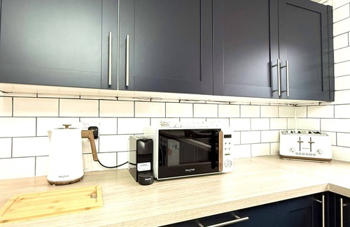 Skelton-in-Cleveland Casa | Home-Moderno-Baño con ducha-Vista a la Calle-Beckstone House