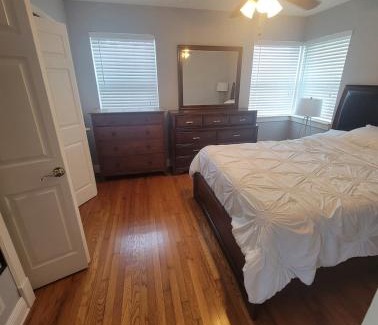 Eagle Crest Casa | Bed and Bath in St Petersburg Home