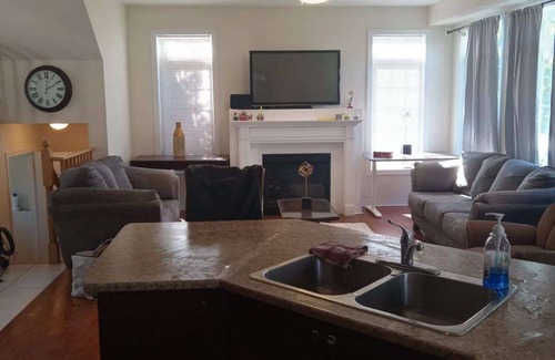Collingwood Casa | Bed and Break fast home in Collingwood for 6 people