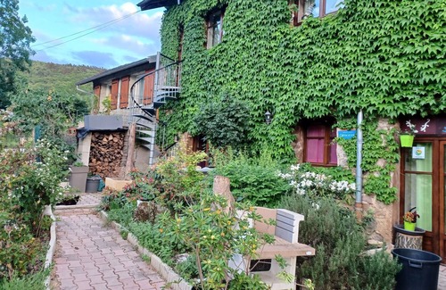 Gilhoc-sur-Ormeze Cama Y Desayuno | Bed and Breakfast La Rouveure