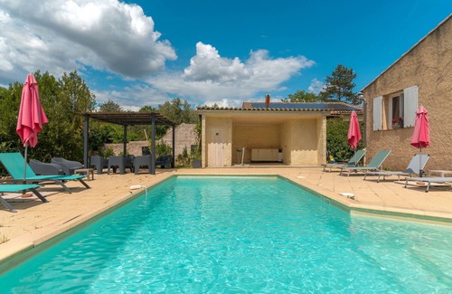 Vinon-sur-Verdon Apartamento | Alojamiento y desayuno 'Suite Parentale' con piscina privada, terraza privada y Wi-Fi