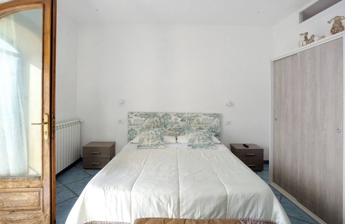 San Michele Cama Y Desayuno | Bed and Breakfast 'Camera Fiordo Con Vista Mare' con vistas al mar, Wi-Fi y aire acondicionado