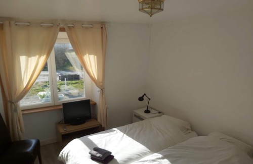 Champsac Casa | Alojamiento y desayuno 'Chambre 3 Et 4' con vistas al lago, piscina compartida y jardín compartido