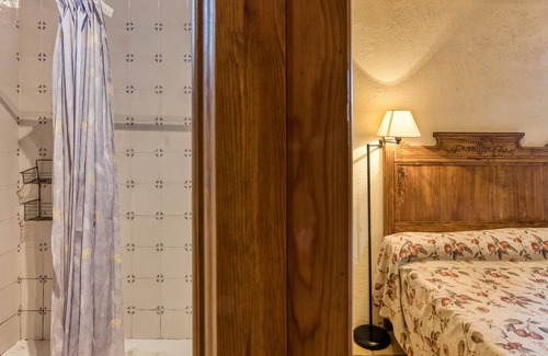 Serra de Daro Cama Y Desayuno | Bed and Breakfast 'Estrella' with Shared Pool, Shared Terrace and Shared Garden