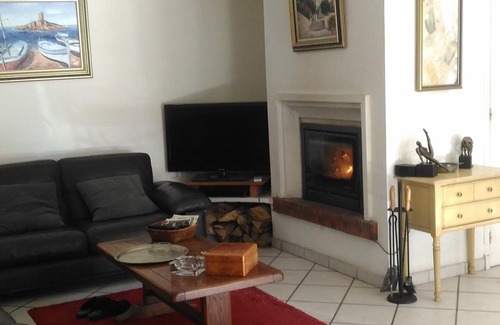 Saint-Raphael Cama Y Desayuno | BED AND BREAKFAST, private 1st floor in villa