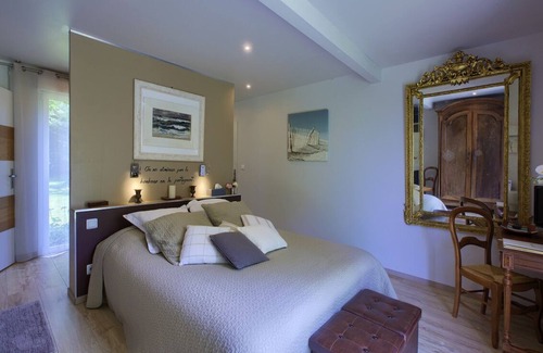 Sadirac Casa | Bed and Breakfast está cerca de Burdeos y Saint Emilion viñedos