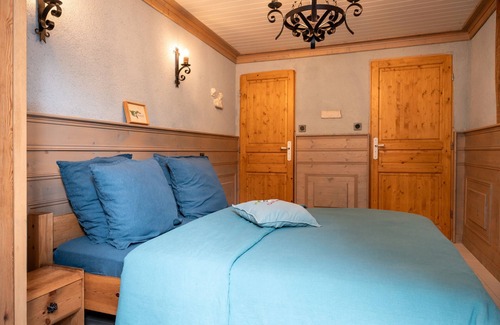 Pluvigner Cama Y Desayuno | Bed and Breakfast 'Perceval' with Shared Terrace, Shared Garden and Wi-Fi
