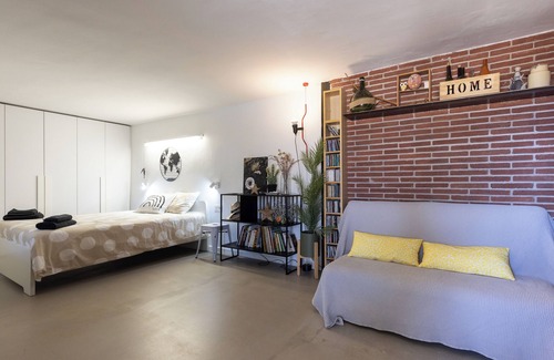 Castellvell Cama Y Desayuno | BED AND BREAKFAST: mar y montaña. Ideal para familias con piscina y tranquilo.