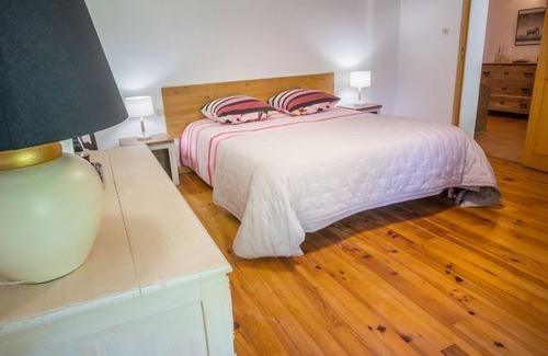Touget Cama Y Desayuno | Bed and breakfast, Sonia. Quiet former sheepfold with swimming pool and panoramic view
