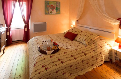 Naillat Casa | 2 habitaciones 4 adultos 2 niños desayuno en reserva SPA piscina