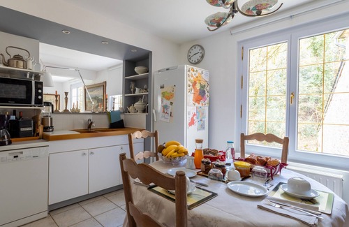 Begard Cama Y Desayuno | Alojamiento y desayuno "Victoria" con terraza compartida, jardín compartido y Wi-Fi