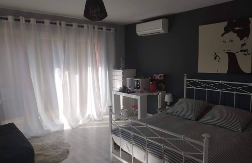 Chabeuil Cama Y Desayuno | Bed and breakfast with private entrance