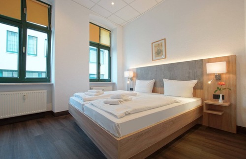 Potsdam Cama Y Desayuno | Bed & Breakfast am Luisenplatz