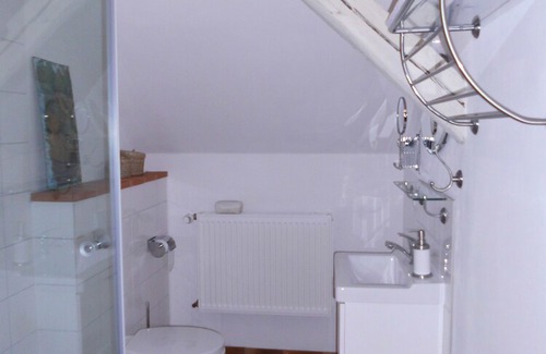 Buckau Cama Y Desayuno | Bed & Breakfast for under € 40 p. P.: RadPfarrhaus