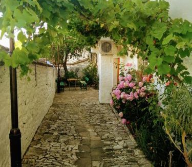 Berat Casa | Bed & Breakfast JOSIPH