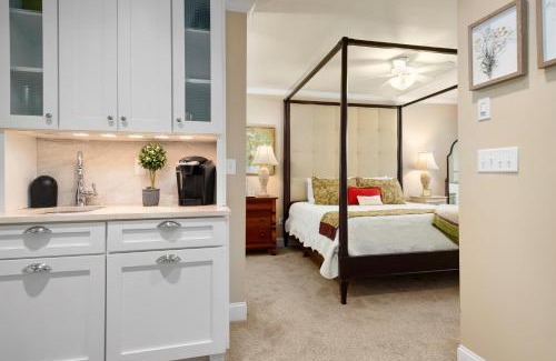 Mills River Cama Y Desayuno | Bed & Breakfast on Tiffany Hill