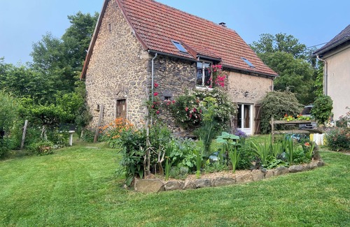 Mauriac Casa | Bed & Breakfast or Gîte near Salers, Puy Mary and Gorges de la Dordogne