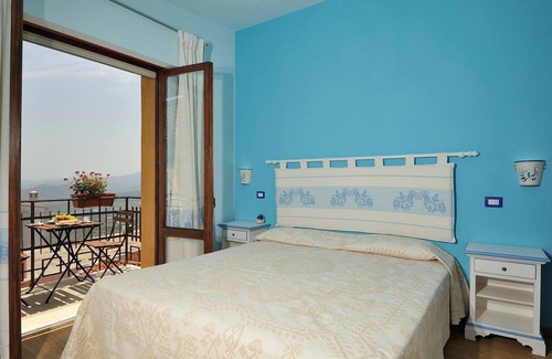 Baunei Cama Y Desayuno | Bed & Breakfast Selvaggio Blu