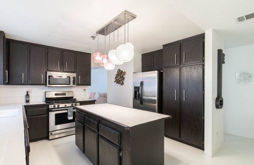 San Bernardino Casa | Bed Comfort Oasis By Glen Helen & Univ.
