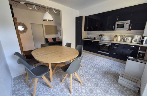 Schleswig Apartamento | bed & Kitchen