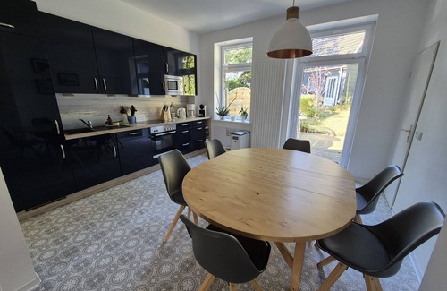 Schleswig Apartamento | bed & Kitchen
