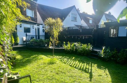Beddington North Casa | Beddington Park Lodge East