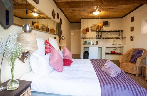 Strand Apartamento | Bedrock Executive Studio with Kitchenette