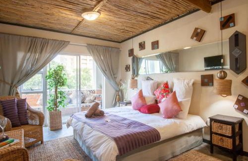 Strand Casa | Bedrock Guest Studios