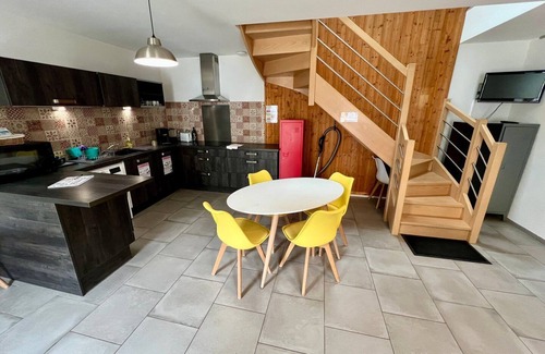 Lussac-les-Chateaux Apartamento | Bedroom for up to 4 people
