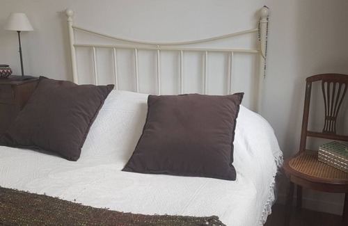 Merignac Casa | Bedroom for two persons with bathroom in quiet stone house close to everything