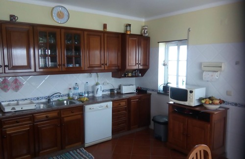 Peniche Casa | Habitaciones para alquilar en pequeño pueblo