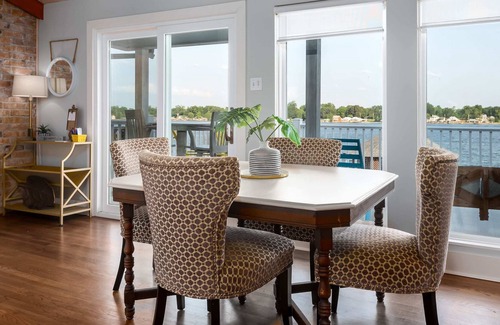 New Roads Casa | Bee Happy | Peaceful Panoramic Views at FR