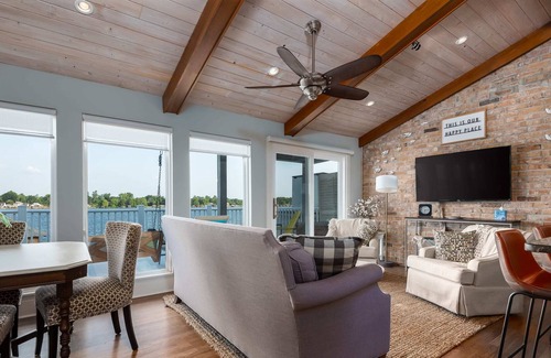 New Roads Casa | Bee Happy | Peaceful Panoramic Views at FR