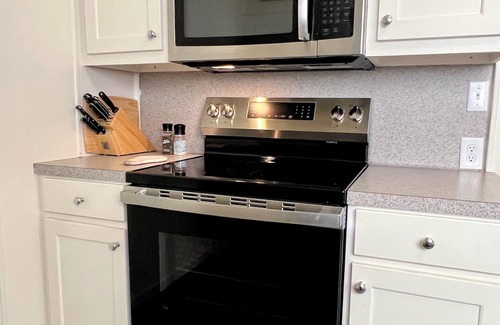 Brenham Casa | BEE in BRENHAM Holiday Cottage - Premium location walking distance to downtown
