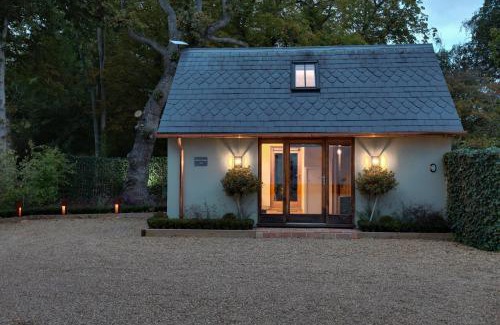 Hatfield Broad Oak Casa | Beech Cottage - one bedroom retreat with hot tub