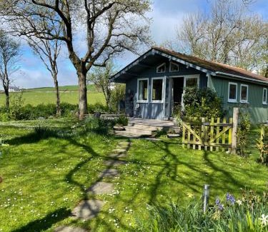 South Milton Casa | Beech Hut - a streamside family escape near Salcombe and Beaches