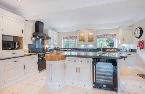 Windermere Casa | Beechwood, Windermere - sleeps 10 with Hot tub!