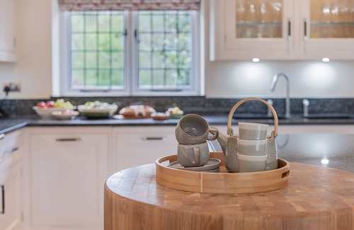 Windermere Casa | Beechwood, Windermere - sleeps 10 with Hot tub!