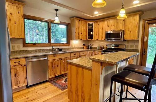 Big Sky Casa | Beehive Lodge - ski in ski out access to Big Sky Resort