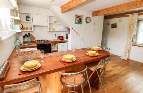 Cosheston Casa | Beekeeper's Cottage