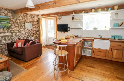 Cosheston Cabaña | Beekeeper's Cottage