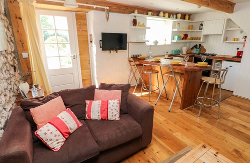 Cosheston Cabaña | Beekeeper's Cottage