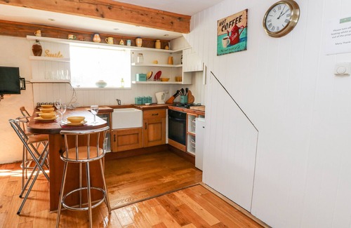 Cosheston Cabaña | Beekeeper's Cottage