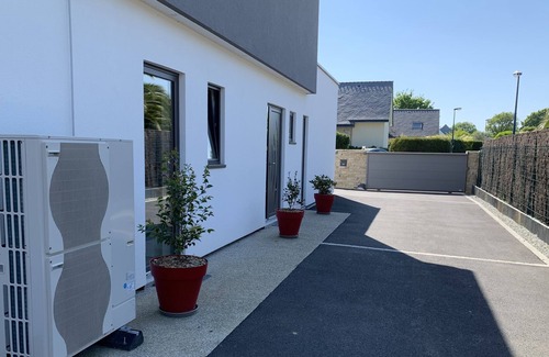 Fouesnant Villa | Beg Meil ideal for 2 families: swimming pool and near the sea