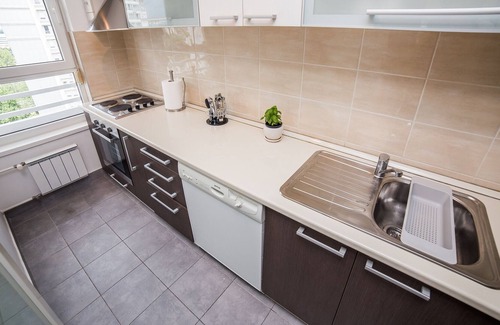 Novi Beograd Apartamento | BeGood apartamento en Belvil en New Belgrade con una plaza de aparcamiento.