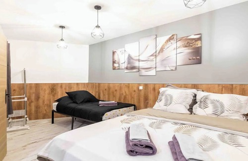 Saint-Vincent-de-Paul Apartamento | Behind A Beautiful Church-gare du Nord Eurostar Thalys