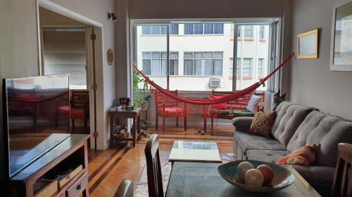 Copacabana Apartamento | Belíssimo APTO 2 quartos Copacabana á 3 minutos andando para praia