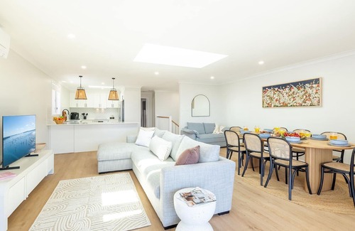 Anna Bay Casa | Bel Air, 8A Ocean Ave - pet friendly, water views and air con